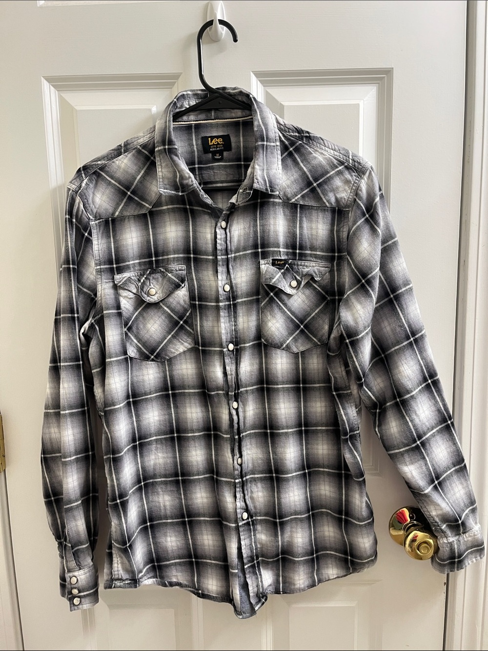 Lee Men’s Black & White Plaid Button-Down Western Shirt